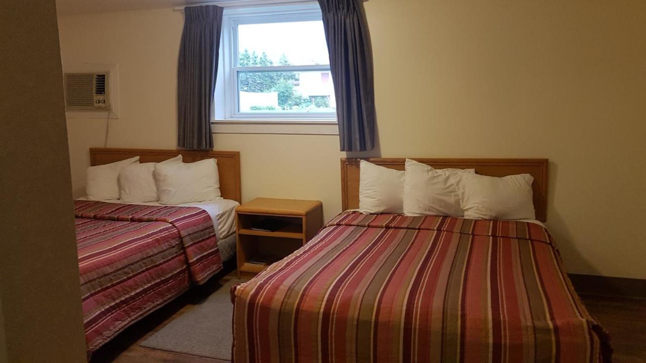 שרלוט טאון Queens Arms Inn מראה חיצוני תמונה